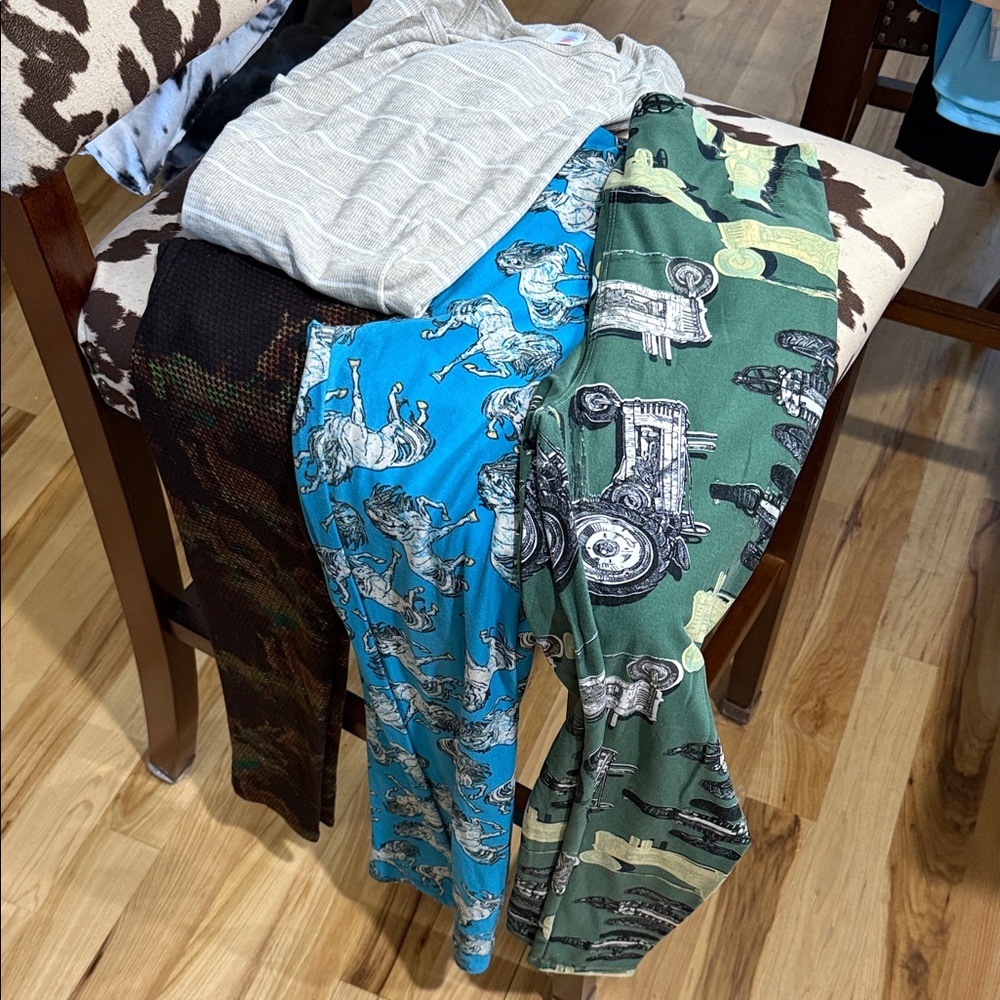 LuLaRoe Clothing Bundle Deer Horses Tractor Western Leggings Irma Long Shirt